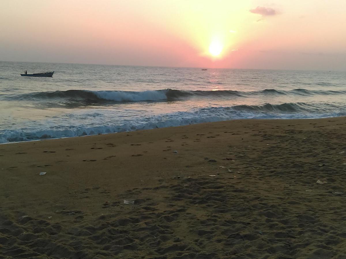 Kunam Beach Rest Inn 바티칼로아 외부 사진